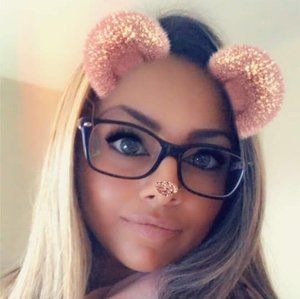 Meet your Posher, Carla